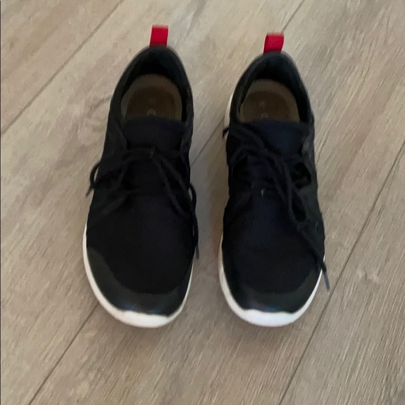 Vionic Sneakers - Picture 3 of 8